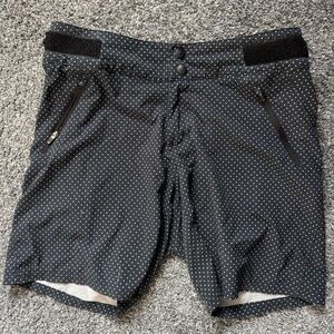 Zoic Navaegh 7 Shorts & Chamois-- Women's Biking Shorts